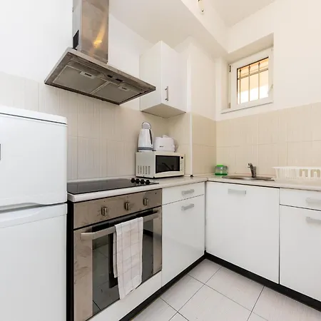 Apartament Prime - Modern 1 Bedroom With Balcony *