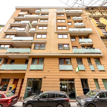 Apartment Prime - Modern 1 Bedroom With Balcony