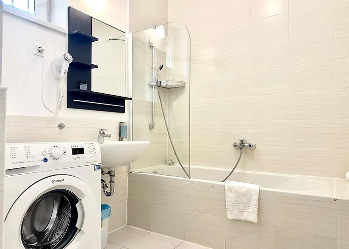 Prime - Modern 1 Bedroom With Balcony Apartament *