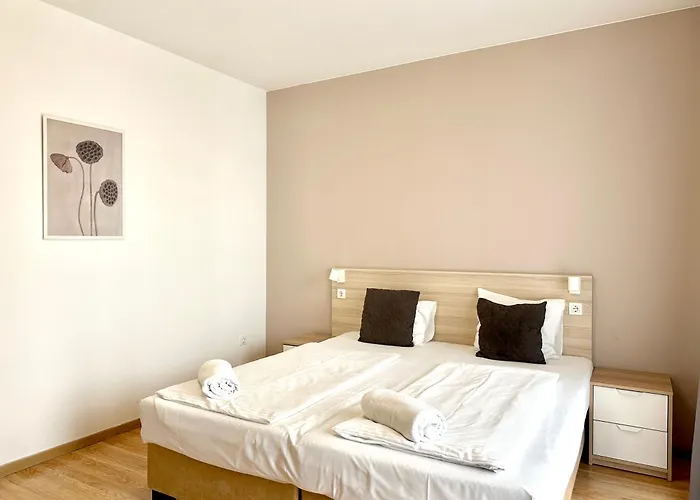 Apartment Prime - Modern 1 Bedroom With Balcony